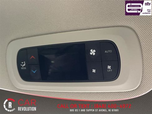 Used 2023 Chrysler Pacifica Touring-L FWD image 50