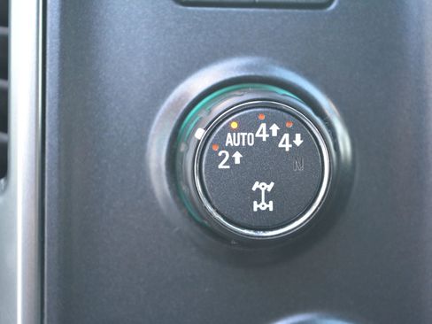 Used 2018 Chevrolet Silverado 1500 LT image 24