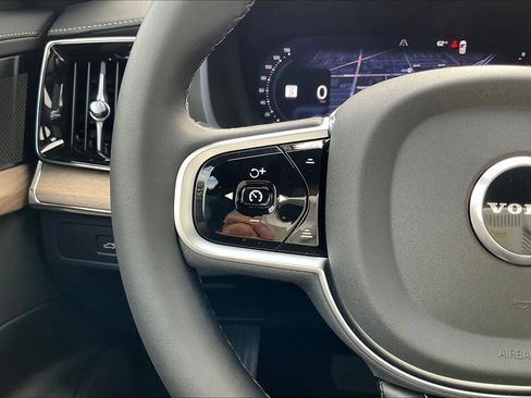 New 2026 Volvo XC90 B6 Plus w/ Protection Package Premier image 17