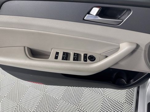 Used 2016 Hyundai Sonata SE image 12