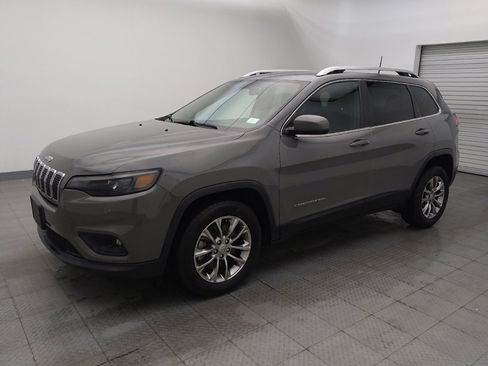 Used 2020 Jeep Cherokee Latitude Plus image 2