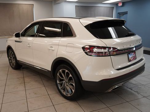 Used 2022 Lincoln Nautilus Reserve AWD/4WD image 12