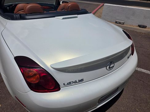 Used 2004 Lexus SC 430 Convertible RWD image 25