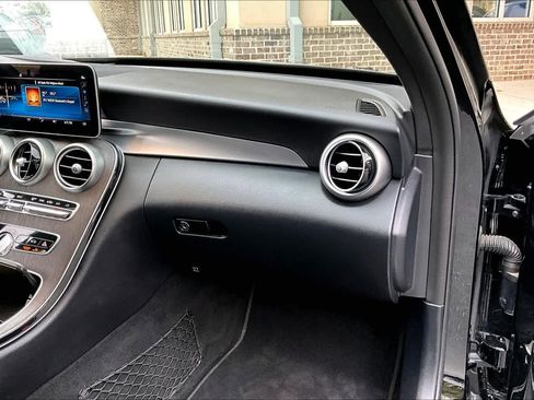 Used 2019 Mercedes-Benz C 300 Sedan image 18