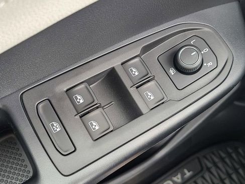 New 2025 Volkswagen Taos SEL image 30