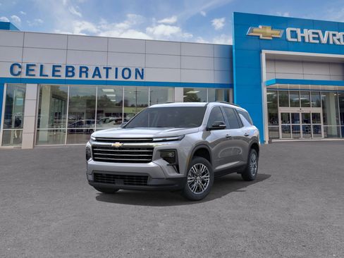 New 2026 Chevrolet Traverse LT image 8