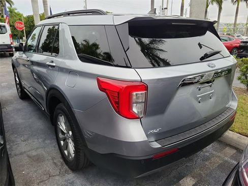 Used 2023 Ford Explorer XLT w/ Equipment Group 202A image 4