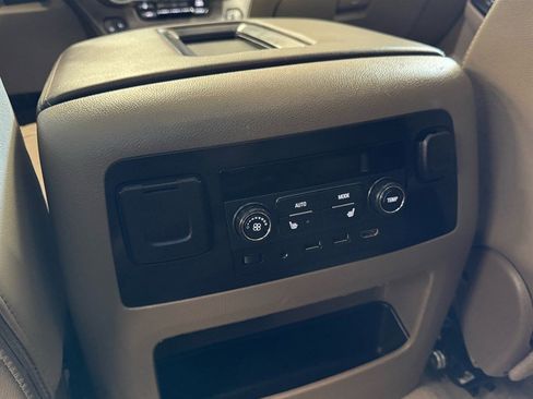 Used 2019 Chevrolet Tahoe LT w/ LT Signature Package image 22