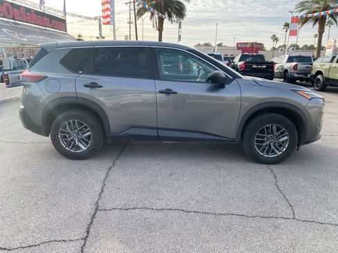 Used 2023 Nissan Rogue S image 5