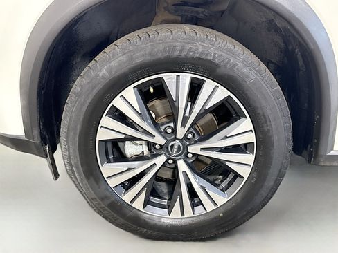 Used 2023 Nissan Rogue SV FWD image 38