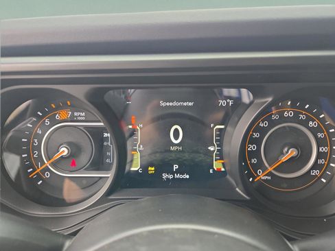 New 2025 Jeep Wrangler Unlimited Sahara AWD/4WD image 24
