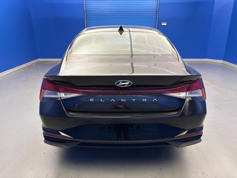 Used 2023 Hyundai Elantra SEL w/ Convenience Package FWD image 6