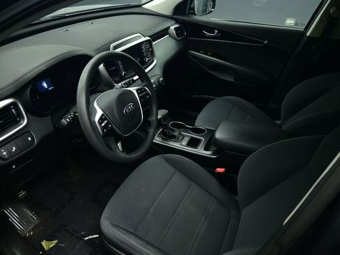 Used 2020 Kia Sorento LX image 17