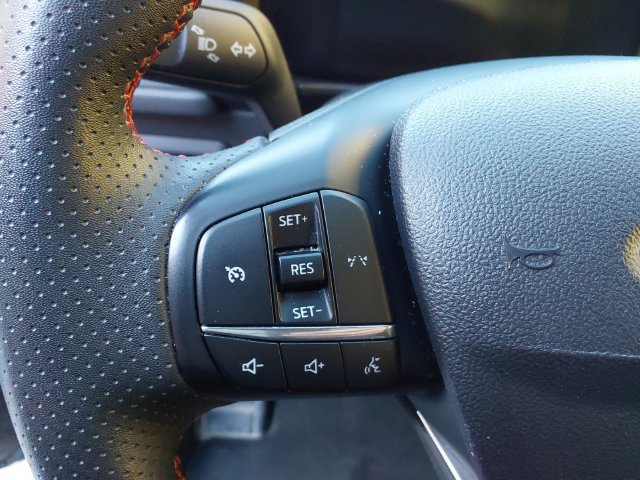 Used 2025 Ford Escape ST-Line Select AWD/4WD image 19
