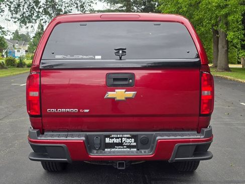 Used 2017 Chevrolet Colorado Z71 AWD/4WD image 5