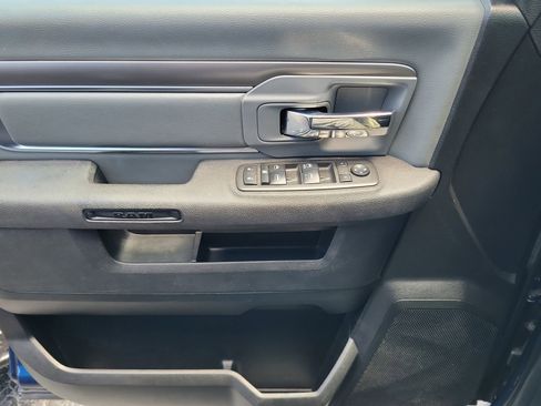 Used 2021 RAM 1500 Classic SLT AWD/4WD image 15