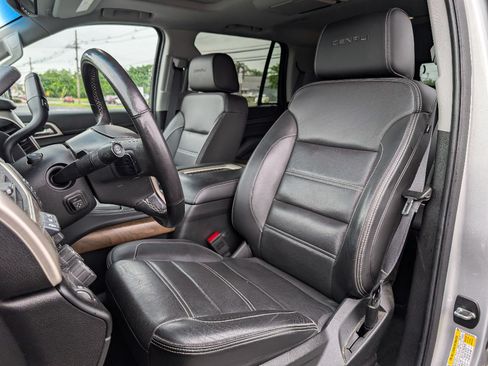 Used 2018 GMC Yukon Denali w/ Denali Ultimate Package AWD/4WD image 14