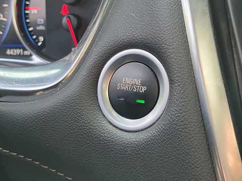 Used 2023 Chevrolet Traverse Premier FWD image 37