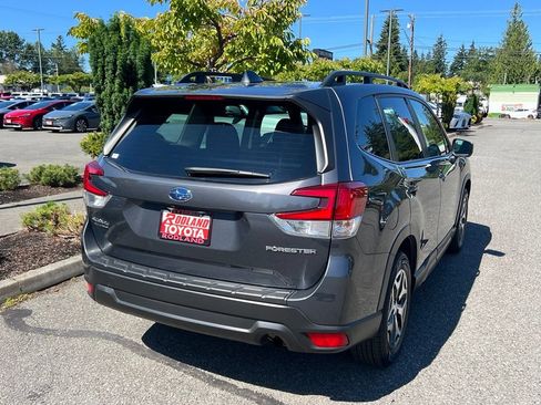 Used 2023 Subaru Forester Premium AWD/4WD image 7