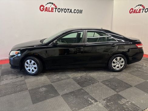 Used 2011 Toyota Camry LE image 8