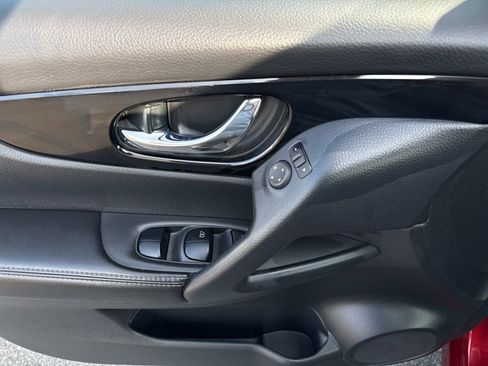 Used 2021 Nissan Rogue Sport SV image 20