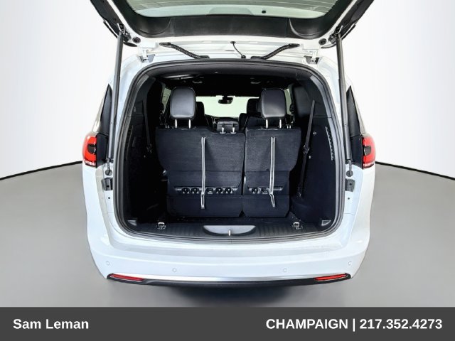 New 2027 Chrysler Pacifica Select FWD image 25
