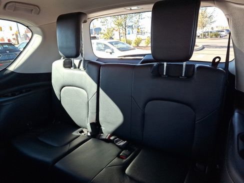 Used 2023 Nissan Armada SL w/ Captain's Chairs Package image 10