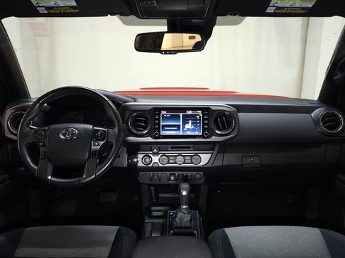 Used 2021 Toyota Tacoma TRD Sport AWD/4WD image 25