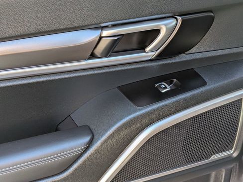 Used 2025 Kia Telluride S image 24