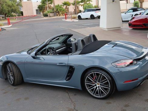 Used 2017 Porsche 718 Boxster S RWD image 17