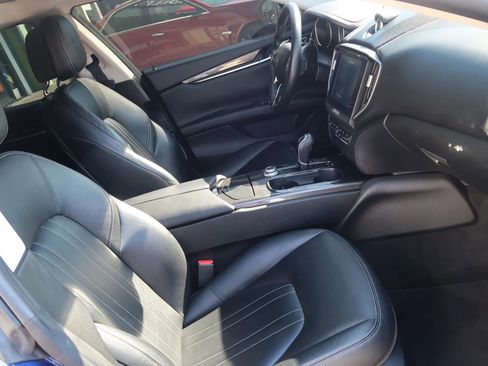 Used 2017 Maserati Ghibli image 27