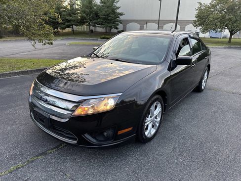 Used 2012 Ford Fusion SE image 2