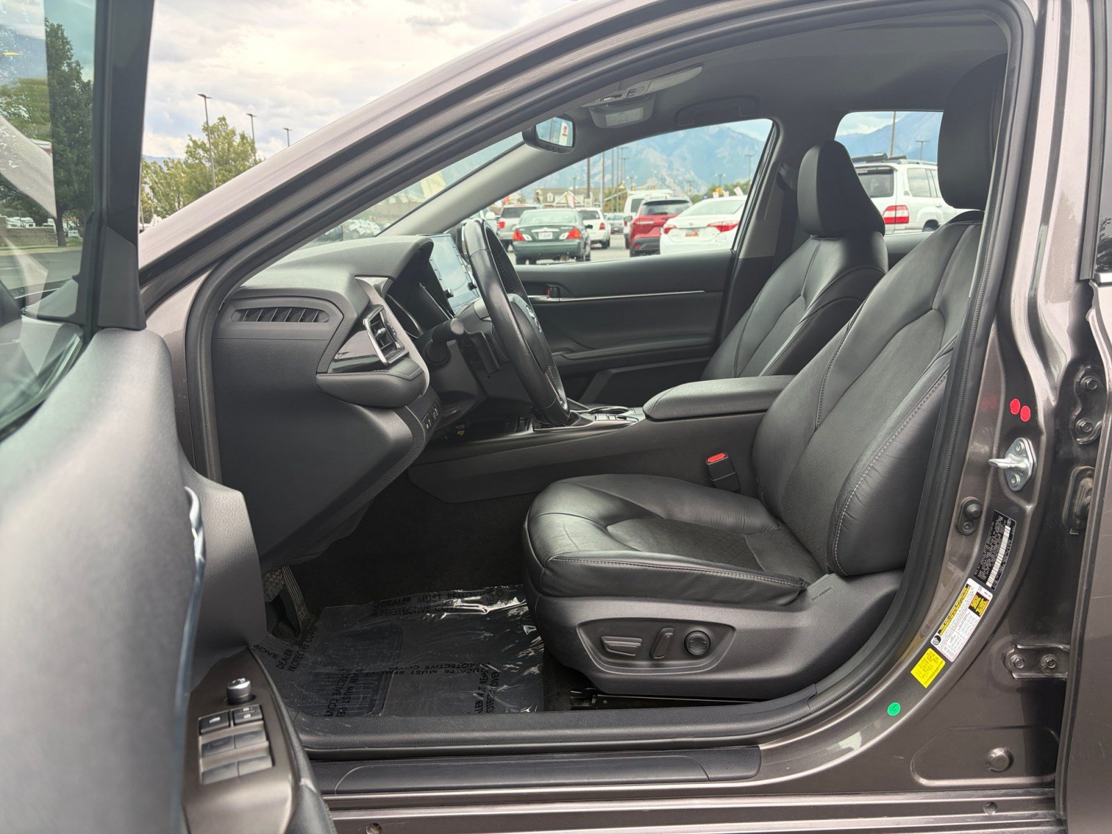 Used 2024 Toyota Camry XSE FWD image 11
