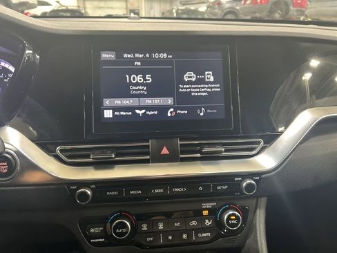 Certified 2021 Kia Niro LXS image 12