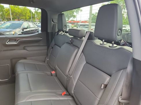 Used 2025 GMC Sierra 1500 SLT AWD/4WD image 14