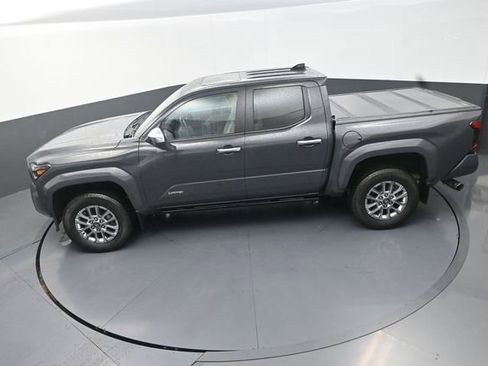 Used 2024 Toyota Tacoma Limited w/ Limited Package (LT) AWD/4WD image 25