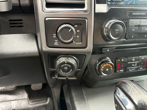 Used 2016 Ford F150 XLT w/ Equipment Group 302A Luxury AWD/4WD image 29