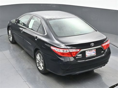 Used 2015 Toyota Camry SE image 31