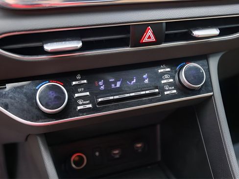 Used 2020 Hyundai Sonata Limited image 19