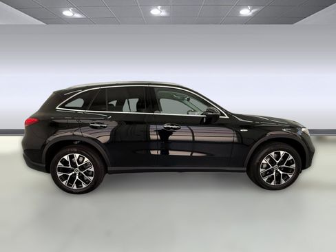 Used 2025 Mercedes-Benz GLC 350e 4MATIC image 7