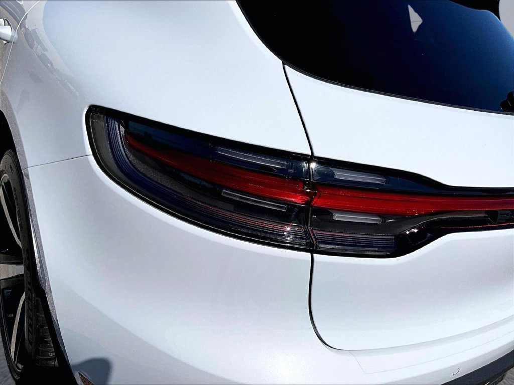 Certified 2026 Porsche Macan AWD/4WD image 21