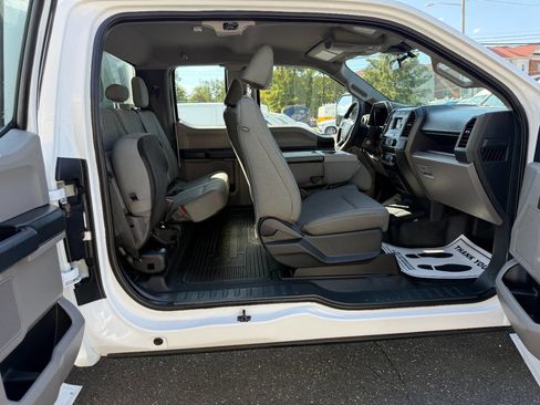 Used 2022 Ford F250 XL w/ Power Equipment Group image 29