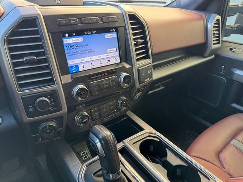 Used 2018 Ford F150 Platinum w/ Equipment Group 701A Luxury AWD/4WD image 10