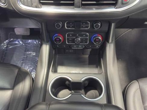 Used 2022 Chevrolet Suburban LT RWD image 21