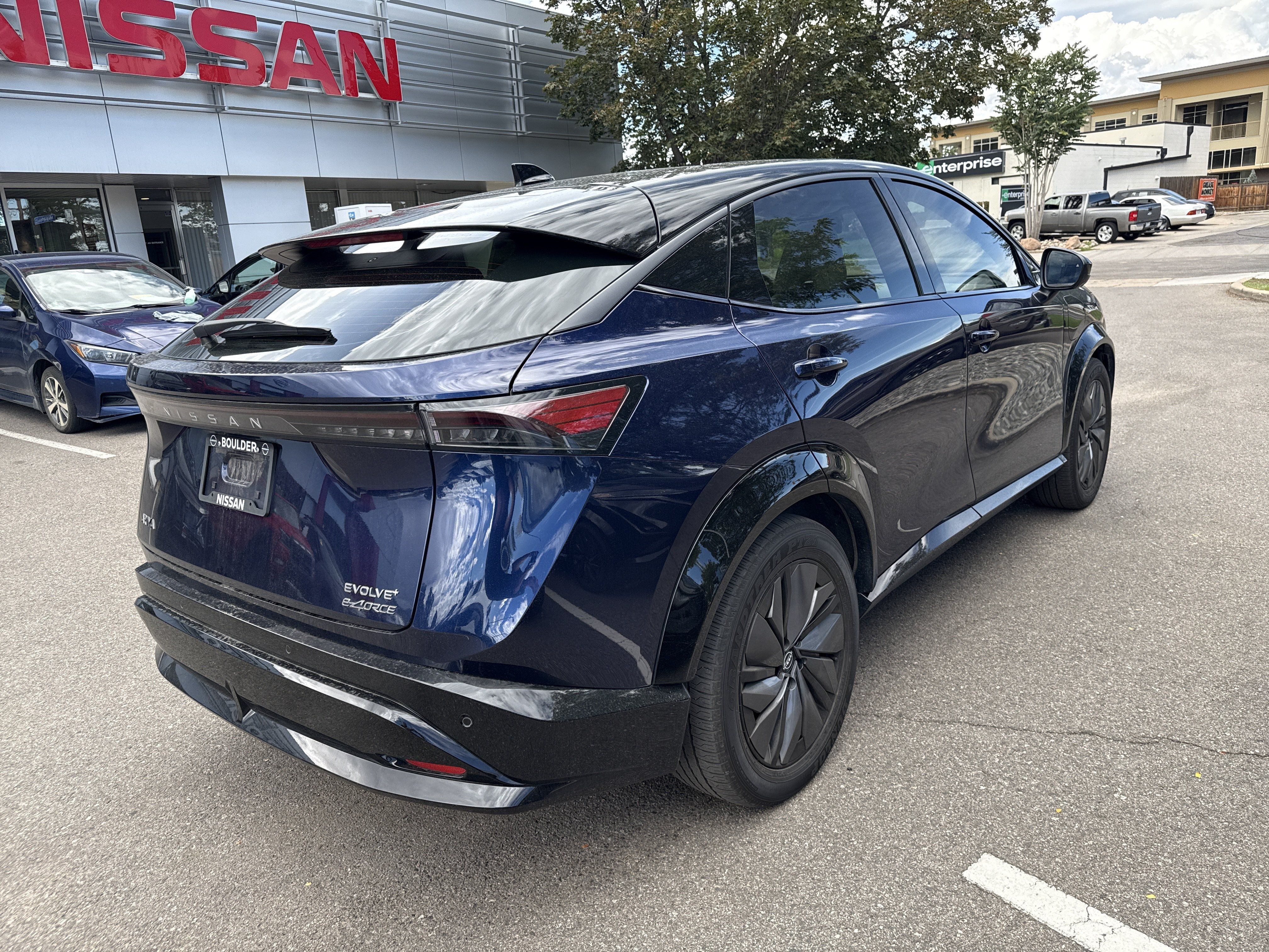 Used 2024 Nissan Ariya AWD image 7