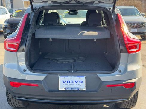 Certified 2025 Volvo XC40 B5 Plus image 5