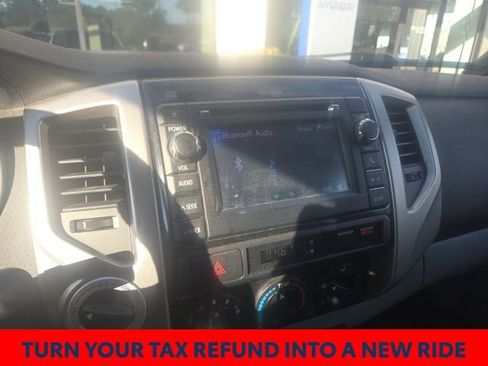 Used 2013 Toyota Tacoma Base image 22