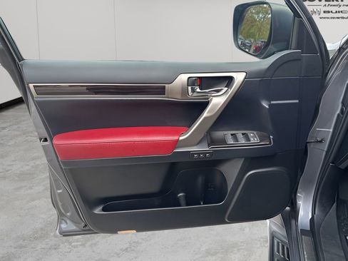 Used 2021 Lexus GX 460 image 25