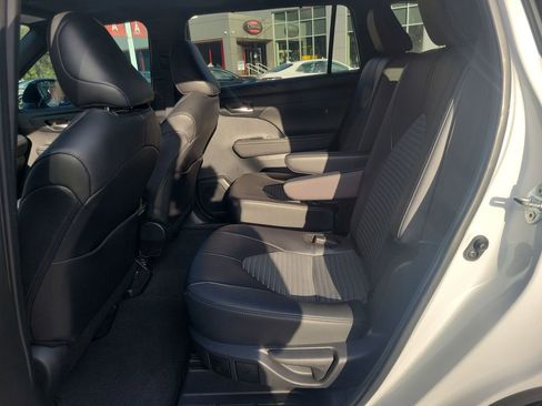 Certified 2024 Toyota Highlander XSE image 21