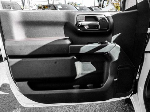 New 2025 Chevrolet Silverado 1500 W/T image 40